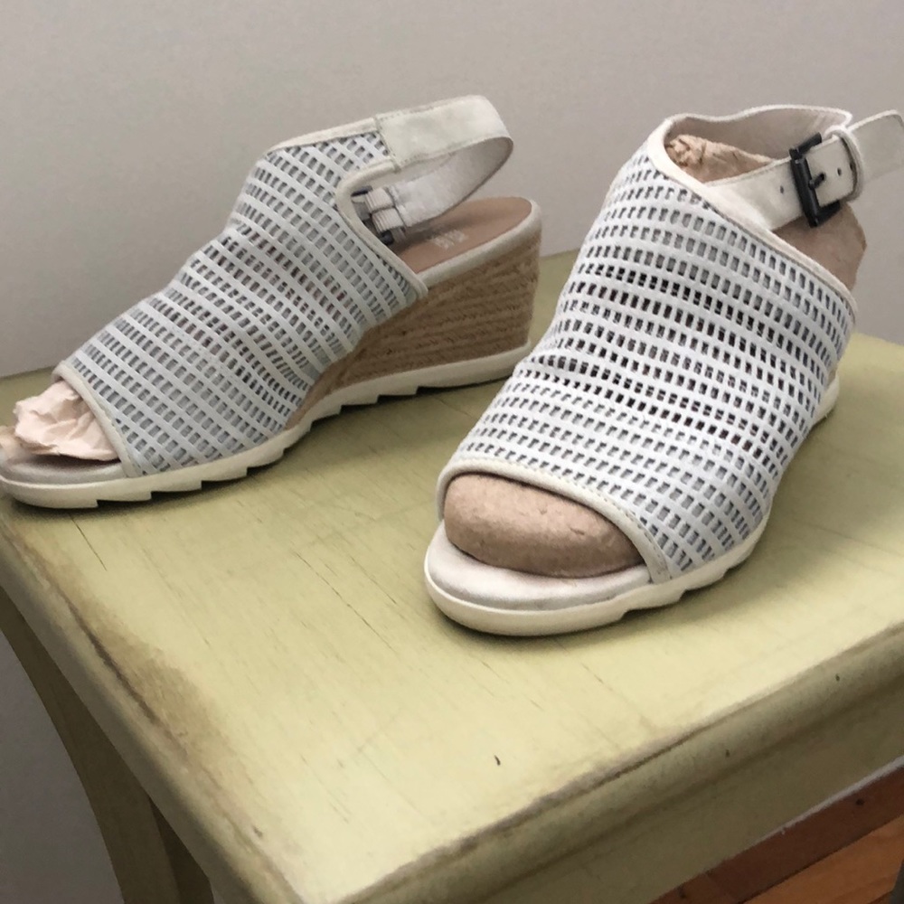 Eileen fisher white perforated wedge